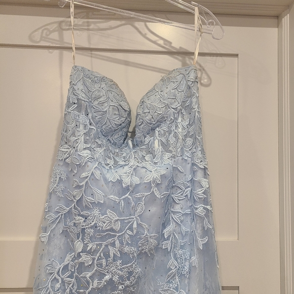 Prom/Evening Gown - Picture 9 of 11